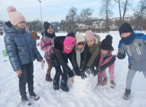 Zajęcia wychowania fizycznego na świeżym powietrzu