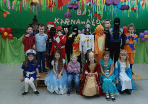 Pamiątkowe zdjęcie uczniów klasy I.