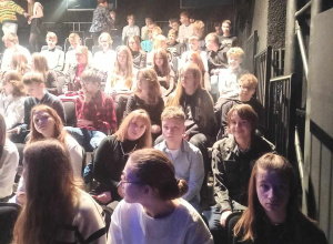 Wyjazd klas 7 do teatru