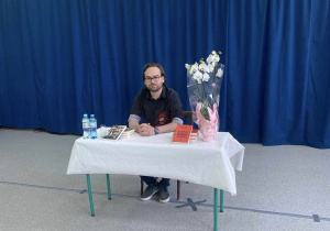 Zdjęcie pisarza.